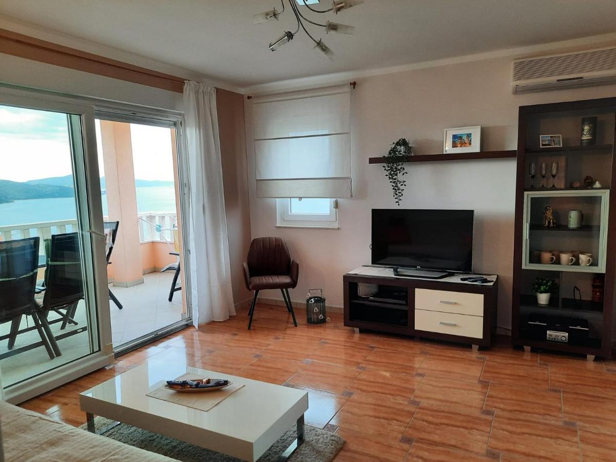 Villa Jelovic Traù Esterno foto