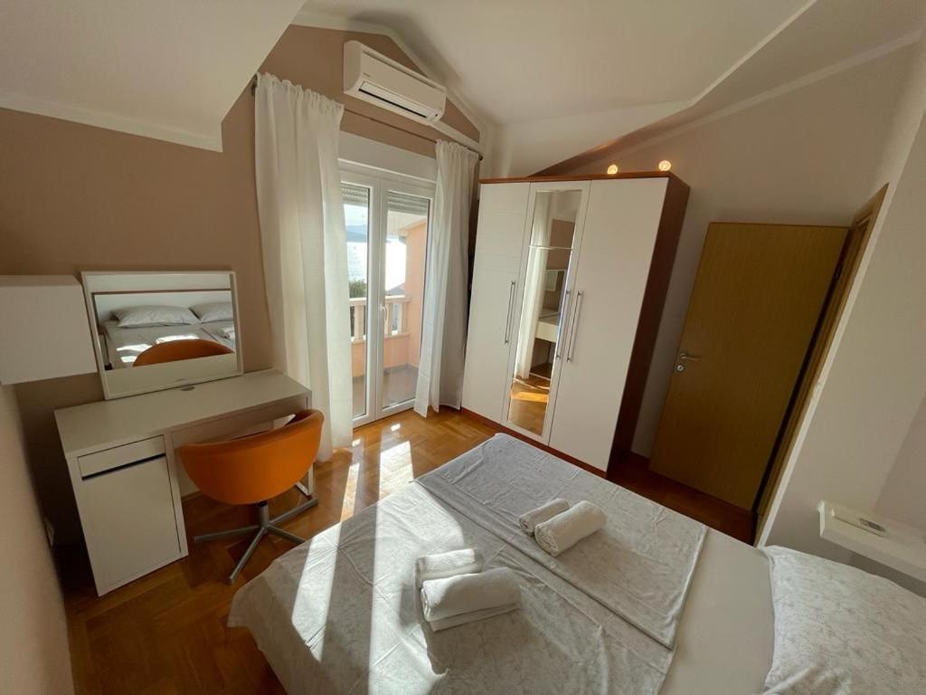 Villa Jelovic Traù Esterno foto