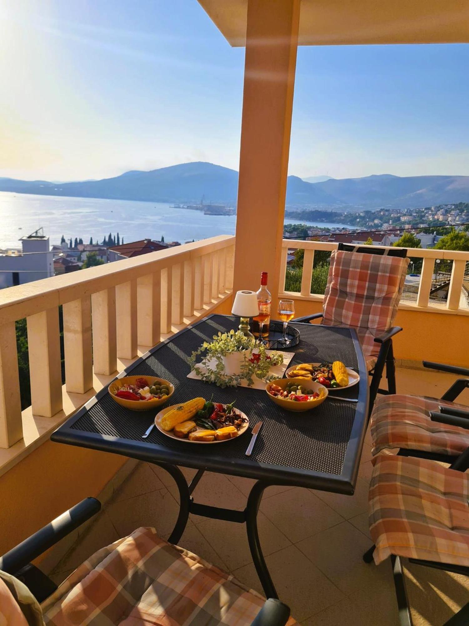 Villa Jelovic Traù Esterno foto